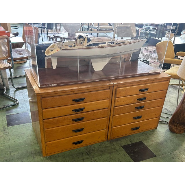 Shop Chests of Drawers, 1970s, Set of 2 For Sale - Image 6 of 7