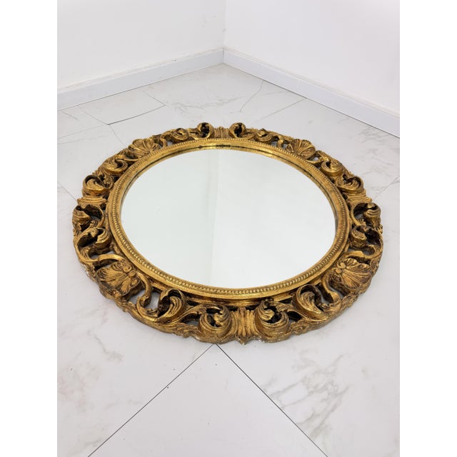 Large Circular Wall Mirror in Carved Gilded Wood, 1940s For Sale - Image 6 of 12