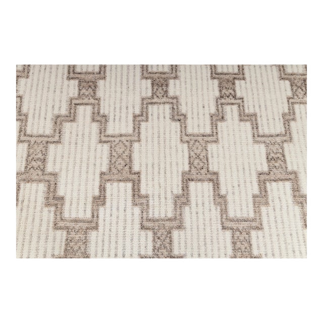 6x9FT. Ivory White Wool Boho Inspired Hand Made Rug For Sale