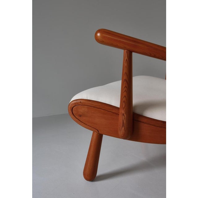 Swedish Cabinetmaker Sofa in Pinewood & White Vägen Linen for Svenskt Tenn, 1940s For Sale - Image 14 of 18