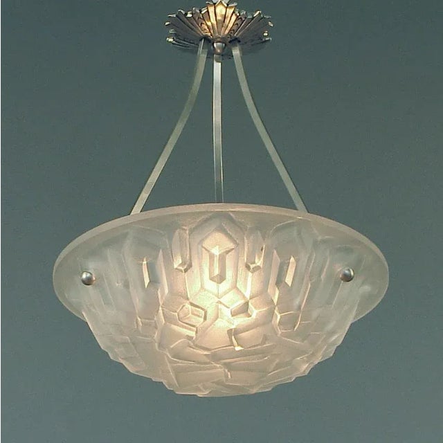 David Gueron Degue 1930s Art Deco Era Frosted Glass French Lighting Bowl by Degué For Sale - Image 4 of 4