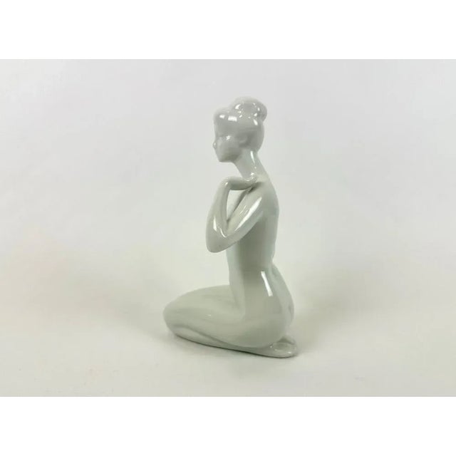 Woman Porcelain Figurine by Jiří Černoch for Royal Dux, 1960s For Sale - Image 4 of 8