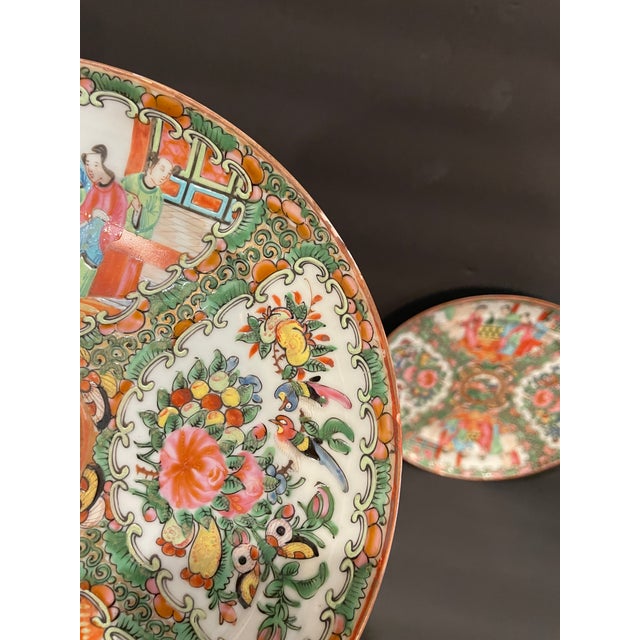 Antique Pair of Rose Medallion Chinese Plates For Sale - Image 4 of 10