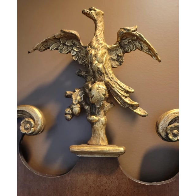 1930s 1930s English Chippendale Mahogany Parcel-Gilt Mirror W/ Phoenix Crest Finial For Sale - Image 5 of 11