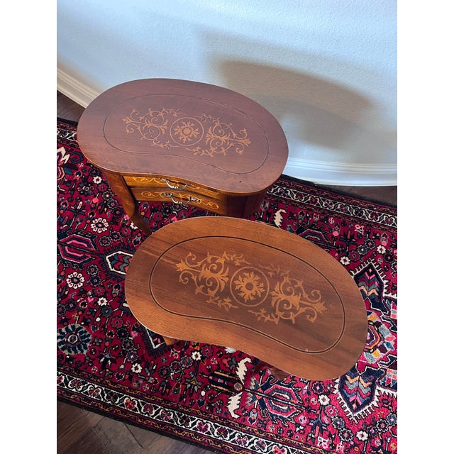 Pair of Vintage Italian Marquetry Inlaid Kidney-Shaped Walnut Side Table With Two Drawers, Louis XV Style Legs For Sale In Dallas - Image 6 of 12