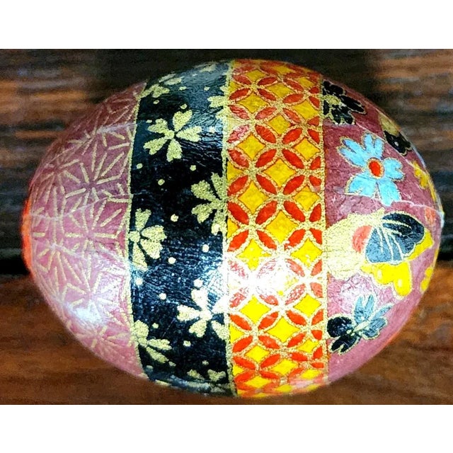 Beautiful Chinese Vintage Hand-Designed Natural Egg For Sale In Los Angeles - Image 6 of 9