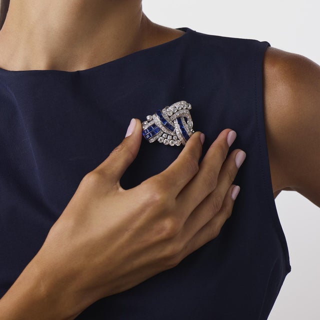 1930s 1930s Art Deco 10.00 Carat Diamond Sapphire Platinum Pendant For Sale - Image 5 of 6