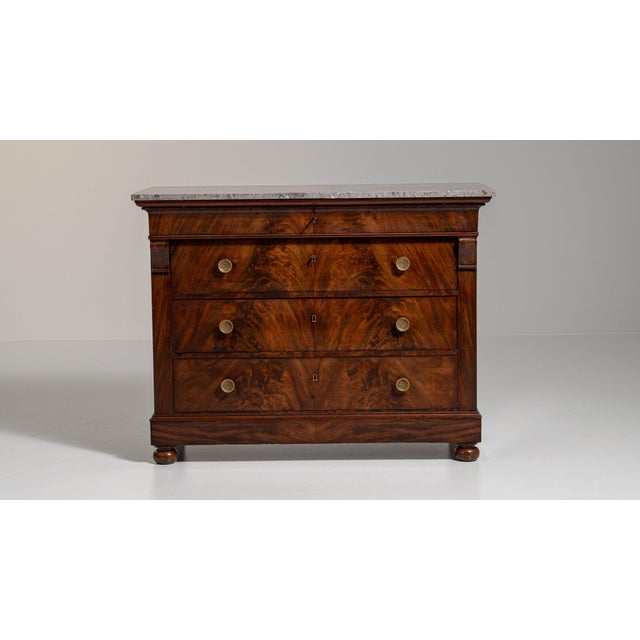19th Century 19th Century France Rich Mahogany Flame Mahogany Chest Of Drawers For Sale - Image 5 of 10