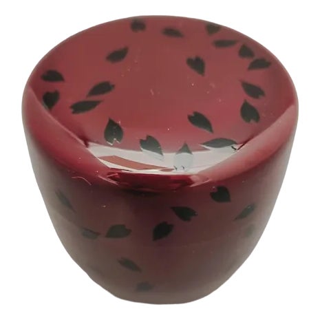 Vintage Japanese Netsuke Matcha Container with Maki-E Lacquer in Bordeaux Colour with Black Petals, 1960-70s For Sale