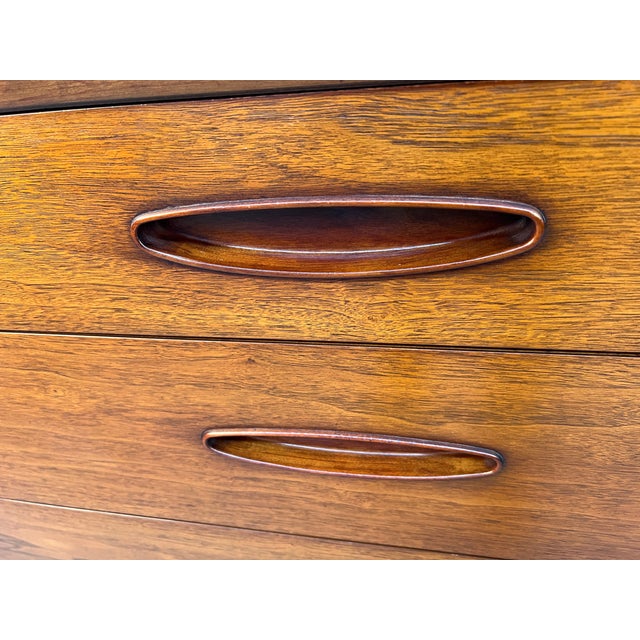 Henredon Circa 60' Mid-Century Modern Walnut Highboy Dresser For Sale - Image 16 of 17