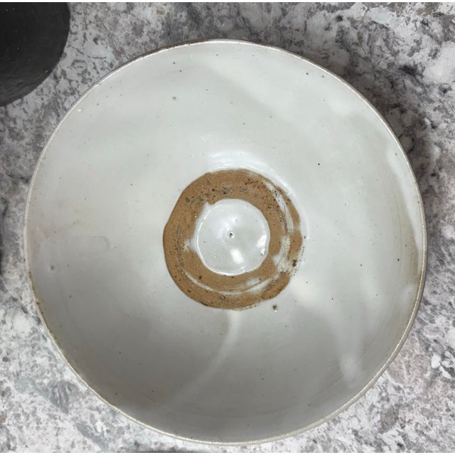 Mid 20th Century Chinese Swatow-Ware Ming Dynasty Period Style Bowl, 7.5” Diameter For Sale - Image 5 of 8