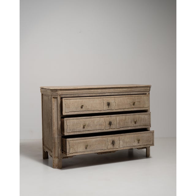19th Century 19th Century Provençal Oak Chest of Drawers For Sale - Image 5 of 18