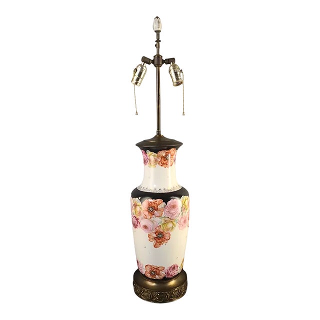 Early 20th Century Austrian Hand Painted Romantic Roses Fine Porcelain Banquet Table Lamp Beehive Mark For Sale