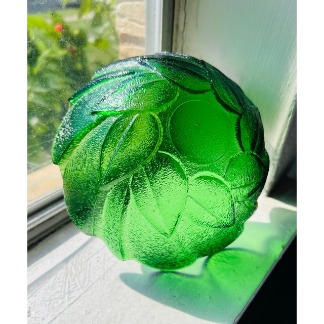 Vintage Green Pressed Glass Leaf Bowl – Scalloped Rim, Mid-Century Decorative Dish For Sale In Dallas - Image 6 of 11