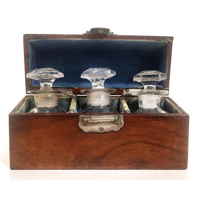 Antique English Mahogany 3 Bottle Box Gentleman's Spirit Decanter Caddy For Sale - Image 10 of 15