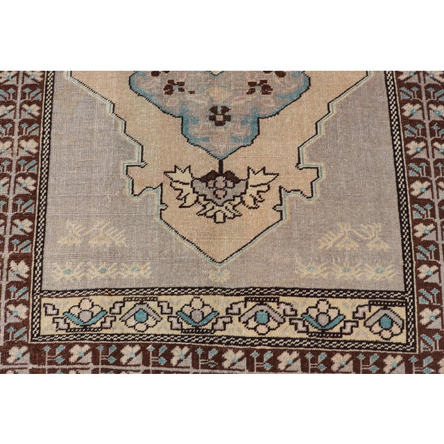 Mid 20th Century Vintage Turkish Medallion Oushak Area Rug in Gray, Taupe, Brown and Cream For Sale - Image 5 of 13