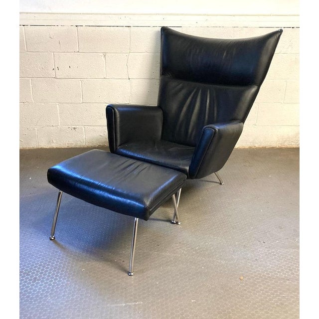 Vintage Modern Black Butterfly Leather Lounge Chair and Ottoman For Sale In New York - Image 6 of 10