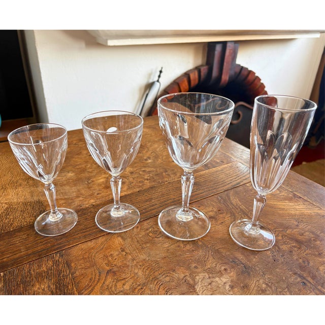 Vintage Hand-Blown Crystal Service from Cristallerie De Lorraine, 1950, Set of 38 For Sale - Image 4 of 8