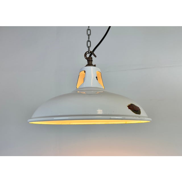Industrial White Enamel Factory Pendant Lamp from Thorlux, 1960s For Sale - Image 9 of 17