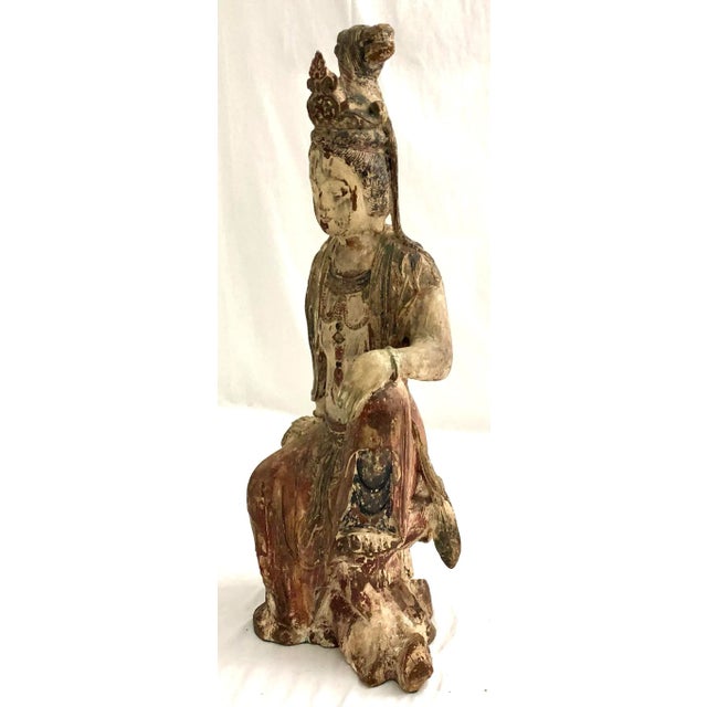 Wood 1950s Carved Chinese Seated Guanyin Figure With Old Painted Finish For Sale - Image 7 of 8