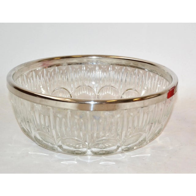 1950s Art Deco Round Clear Crystal Bowl Silver Plate Rim Italy Serveware For Sale In Miami - Image 6 of 13