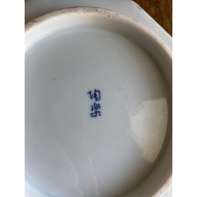 Early 20th Century Chinese Porcelain Hand Painted Signed Bird Trinket Octagon Dish For Sale - Image 4 of 6