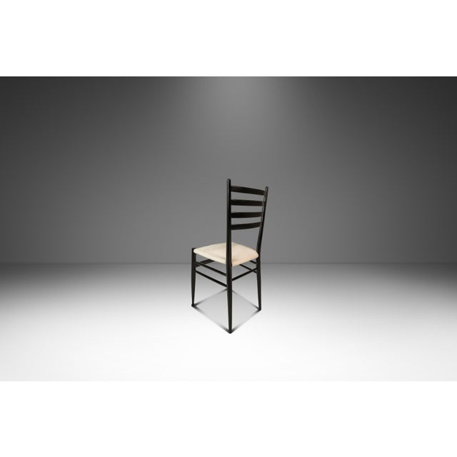 1960s Set of Six (6) Mid-Century Italian Modern Bespoke Ebonized Dining Chairs in White Bouclé After Gio Ponti, Italy, C. 1960's For Sale - Image 5 of 18