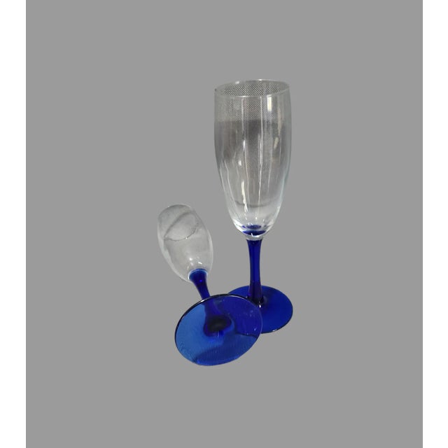 Mid 20th Century Vintage Luminarc French Cobalt Blue Stem Flute Champagne Glasses- a Pair For Sale - Image 5 of 5
