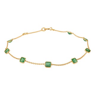 1.4 Ct Natural Square Emerald Station Bracelet in 18k Yellow Gold Holiday Gift For Sale