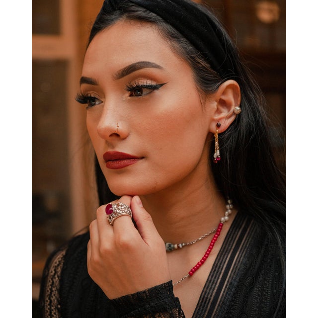 Contemporary Art Nouveau Pigeon’s Blood Natural Ruby Cocktail Ring, Size 7 For Sale - Image 3 of 9