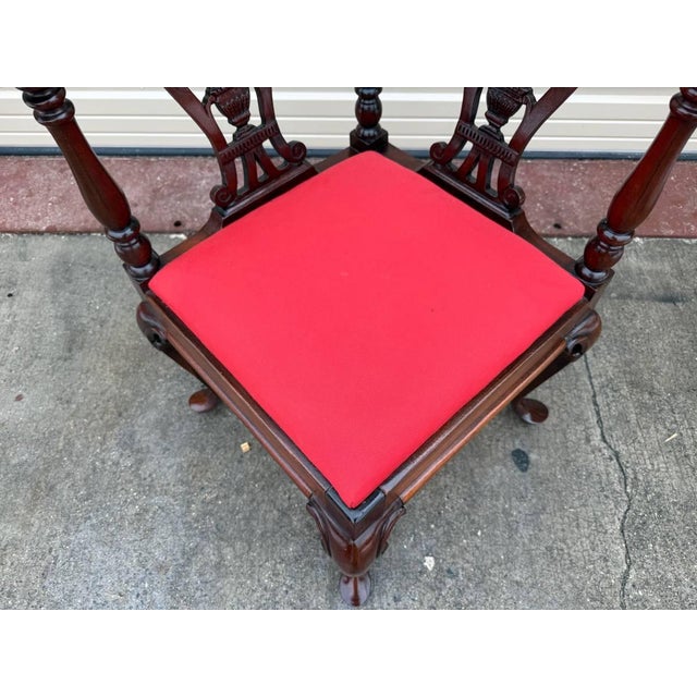 Wood Mid 20th Century Vintage Queen Anne Style Mahogany Carved Corner Chair. For Sale - Image 7 of 11