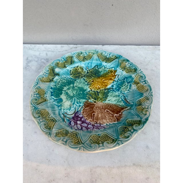 French Country French Majolica Leaves & Grapes Plate Onnaing, Circa 1900 For Sale - Image 3 of 5