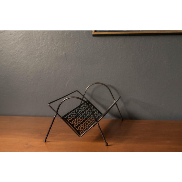 1960s Mid Century Modernist Black Metal Magazine Rack Lp Record Holder For Sale - Image 5 of 6