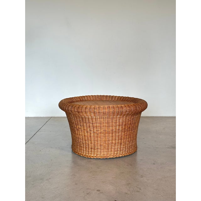 Mid-Century Modern Round Wicker Coffee Table, 1970s For Sale - Image 3 of 10