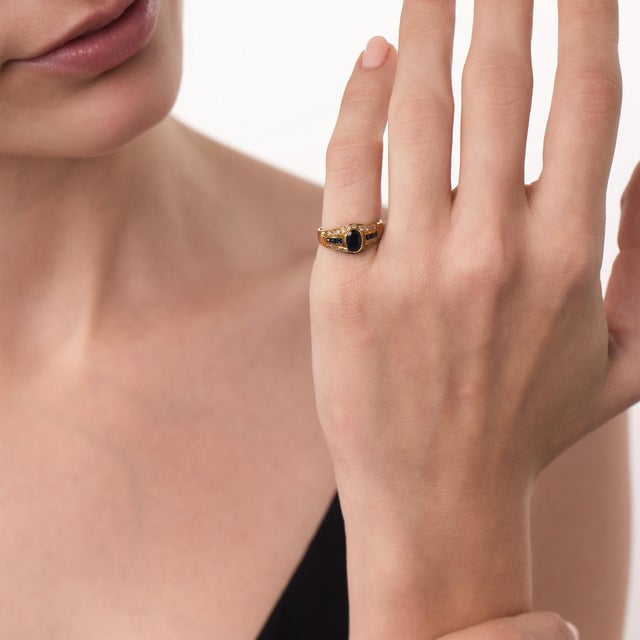 1980s Vintage Sapphire Diamond 18k Yellow Gold Ring, Size 5.25 For Sale - Image 5 of 6