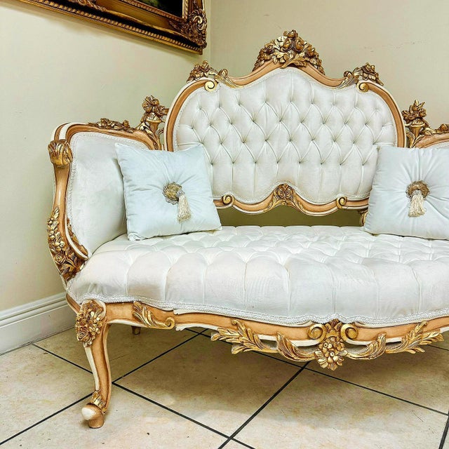 In love with the design. Beautiful settee refinished in white lacquer/white tones with 24k gold leaf accents. Stunning...