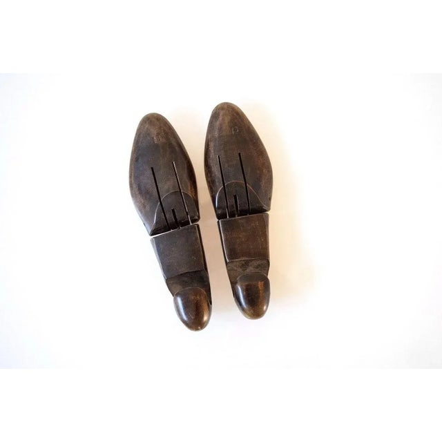 Antique Pair Wooden Shoe Forms j.v. Shoe Tree Co For Sale In Detroit - Image 6 of 6