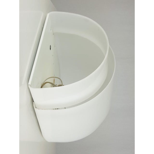 Sergio Asti Montparnasse Sconces in White Plastic and Painted Metal by Sergio Asti for Candle, 1970s, Set of 2 For Sale - Image 4 of 11