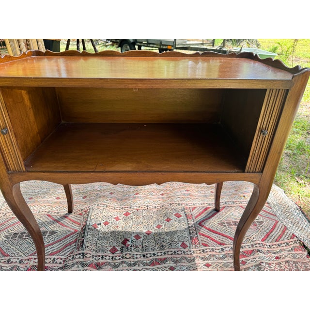 French French Provincial Louis XV-Style Tambour Door Side Table / Nightstand, Mid-20th Century For Sale - Image 3 of 12