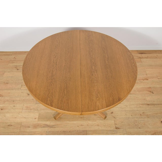 1970s Mid-Century Round Extendable Oak Dining Table by Farstrup Møbler, Denmark, 1970s For Sale - Image 5 of 18