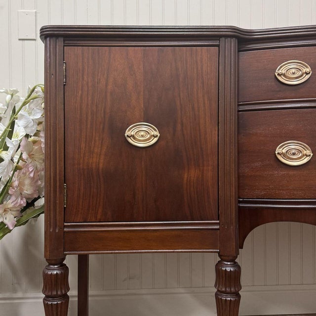 Vintage Mahogany Federal-Style Sideboard / Buffet For Sale - Image 4 of 16