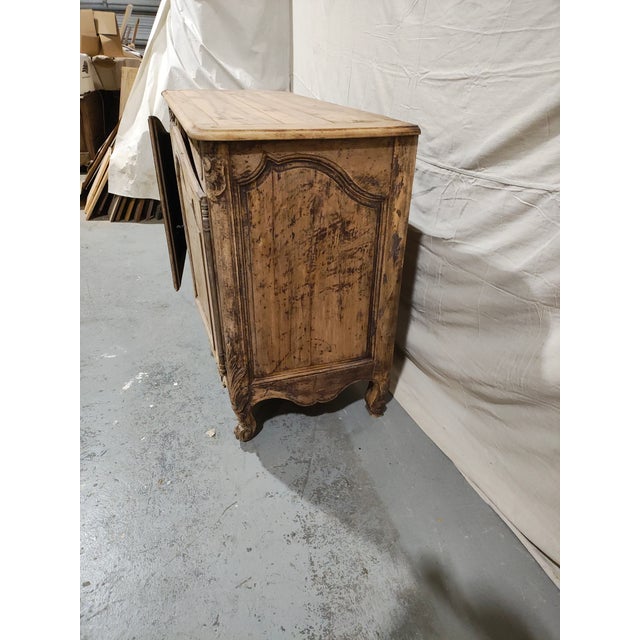 18th Century French Provincial Walnut Buffet From Provence (Avignon), Circa 1780 For Sale - Image 4 of 10