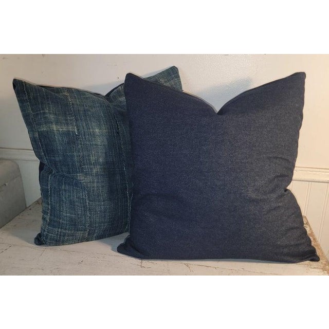 Early 21st Century Pair of Vintage Indigo Linen Pillows For Sale - Image 5 of 6