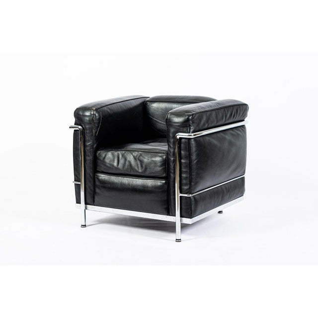 Mid-Century Modern Authentic Cassina Lc2 Black Leather Petit Lounge Chair by Le Corbusier, 4x Avail For Sale - Image 3 of 16