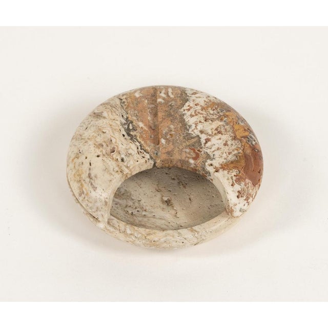 1970s Mid-Century Modern Round Vide-Poche in Travertine from Fratelli Mannelli, Italy, 1970s For Sale - Image 5 of 17