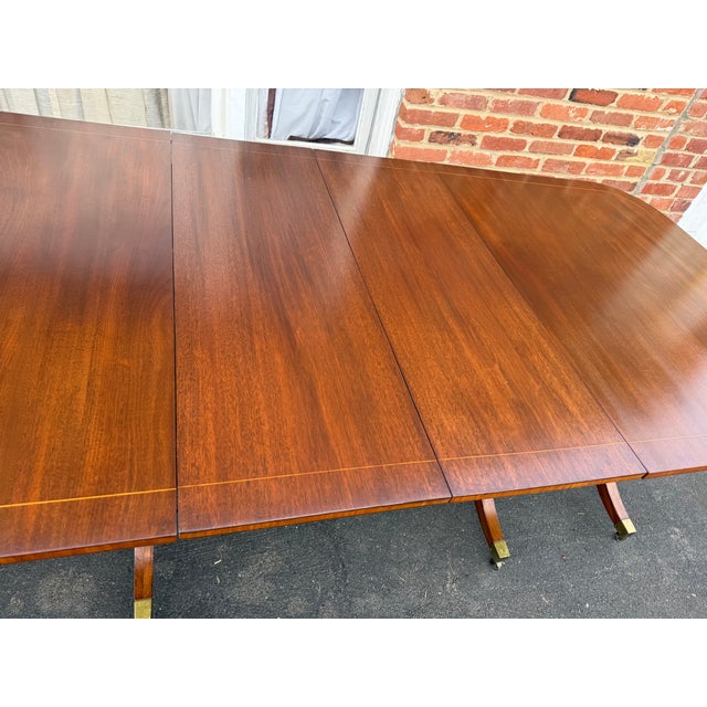 Vintage Georgian Regency Style Banded Mahogany Pedestal Extension Dining Table With Leaves For Sale - Image 4 of 18