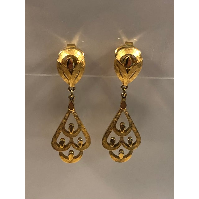 Mid-Century Modern 1970s Trifari Gold Art Deco Dangle Earrings, A Pair For Sale - Image 3 of 10