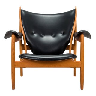 Chieftain Chair in Black Leather and Teak by Finn Juhl, 1960s For Sale
