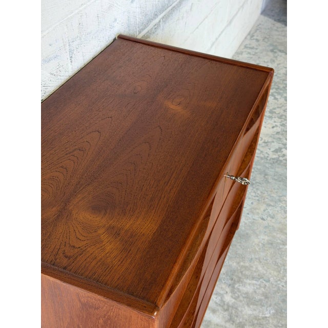 Wood Teak 4-Drawer Dresser With Raised Edges and Sculpted Pulls Danish Mid-Century Modern 1960s For Sale - Image 7 of 12