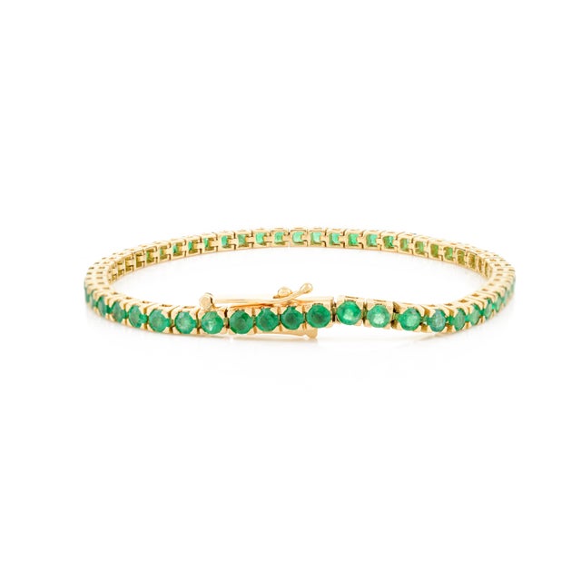 Modern 18k Yellow Gold Natural Emerald Tennis Bracelet for Women For Sale - Image 3 of 7